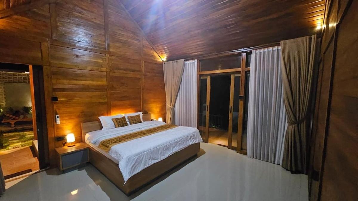 Utu 2, - Bali *